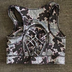 Jessica Simpson XS sports bra!